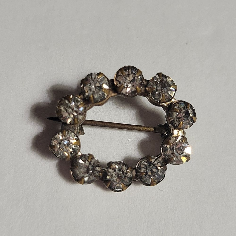 Early Rhinestone Oval Pin Clear Rhinestones Gold Tone Metal